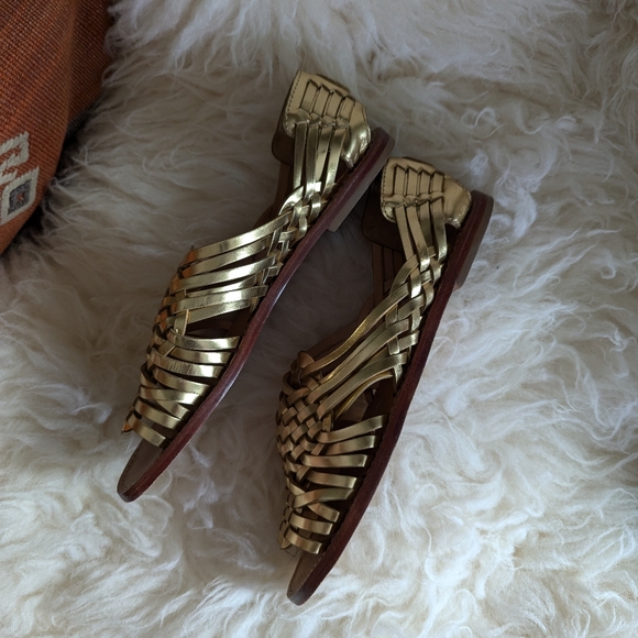 Tory Burch Golden Woven Huarache Sandals - Picture 5 of 9